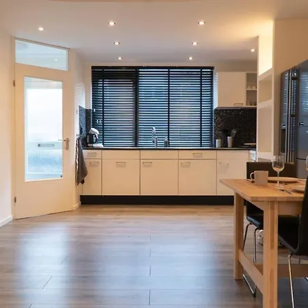 2 Luxury 4 Bedroom House Near Feyenoord And Ahoy Holiday home