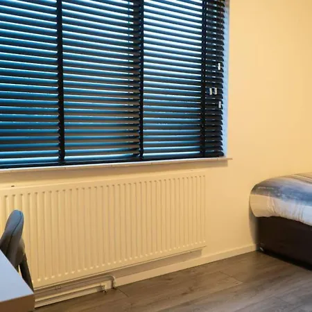 2 Luxury 4 Bedroom House Near Feyenoord And Ahoy Holiday home